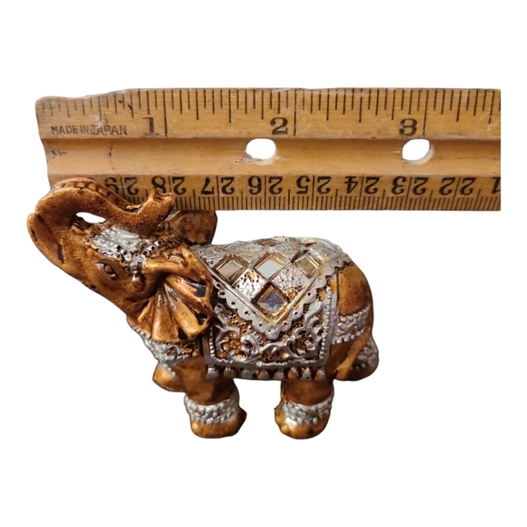 Small Indian Elephant Golden Resin Feng Shui Lucky Boho Figurine 2.5" Marked #4 - Picture 9 of 11